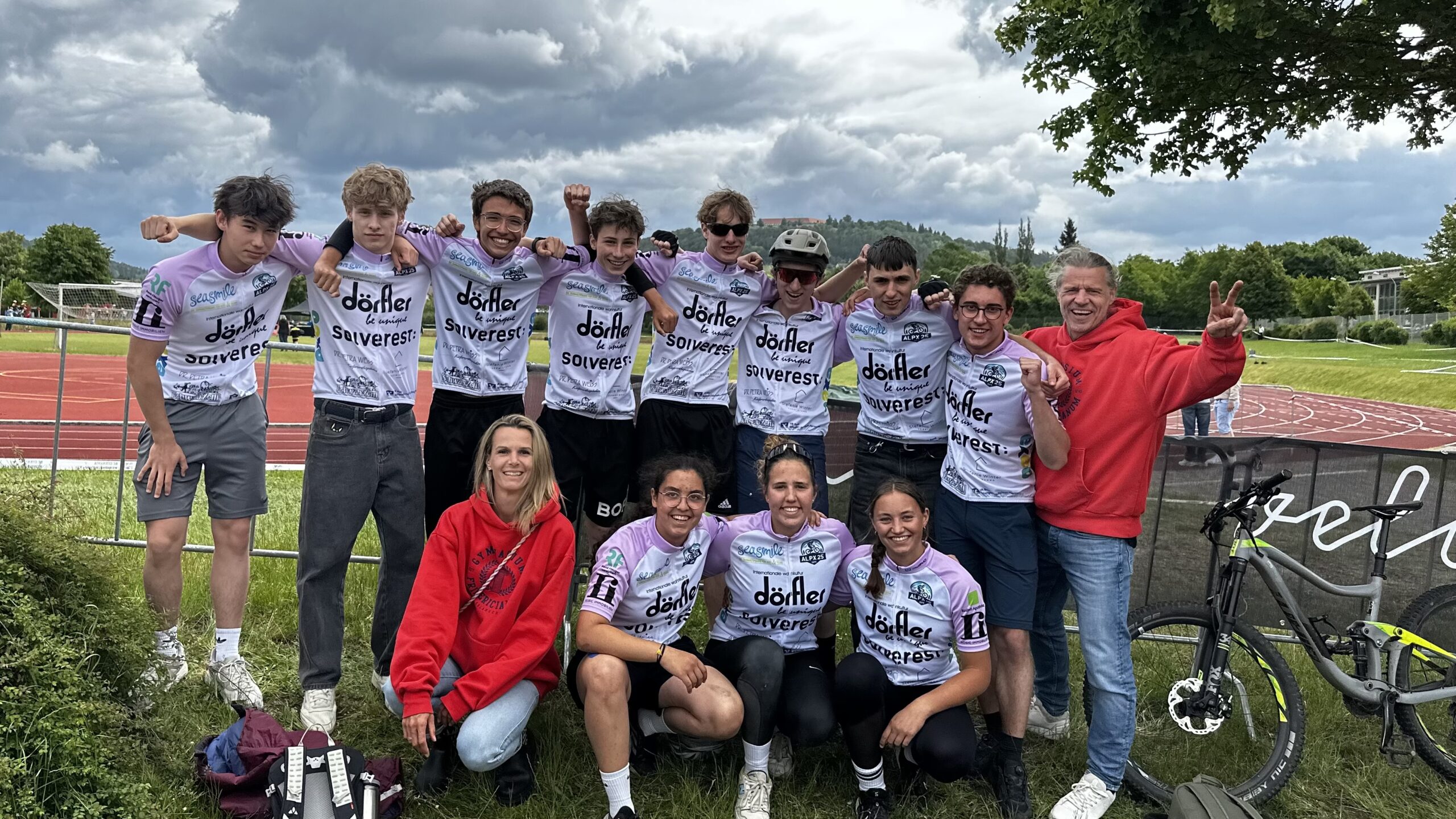 Mehr über den Artikel erfahren Gipfelkampf der Mountainbiker