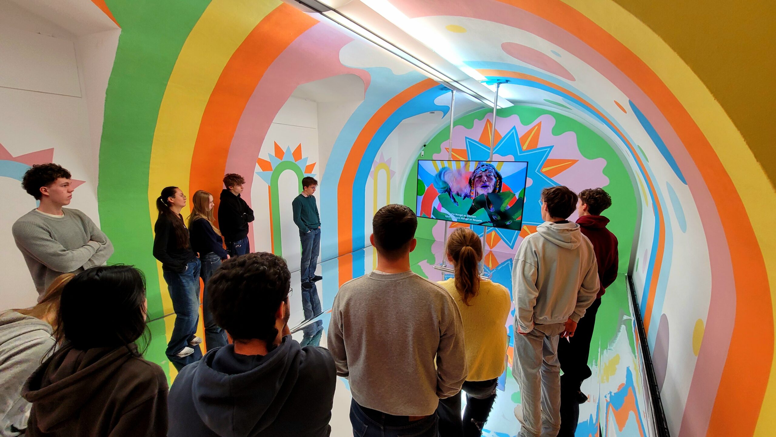 Mehr über den Artikel erfahren Rätselhafte Rauminstallationen